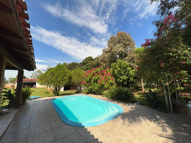 40ee2041-e197-44f7-8f3d-984f66c8f132