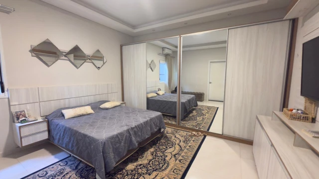 2ecc2241-a727-4d2e-a076-e832b2374dcc