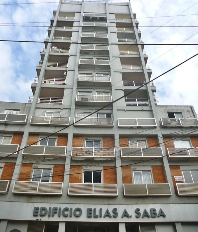 Hermosa casa frente al mar con acceso privado a la playa y piscina.