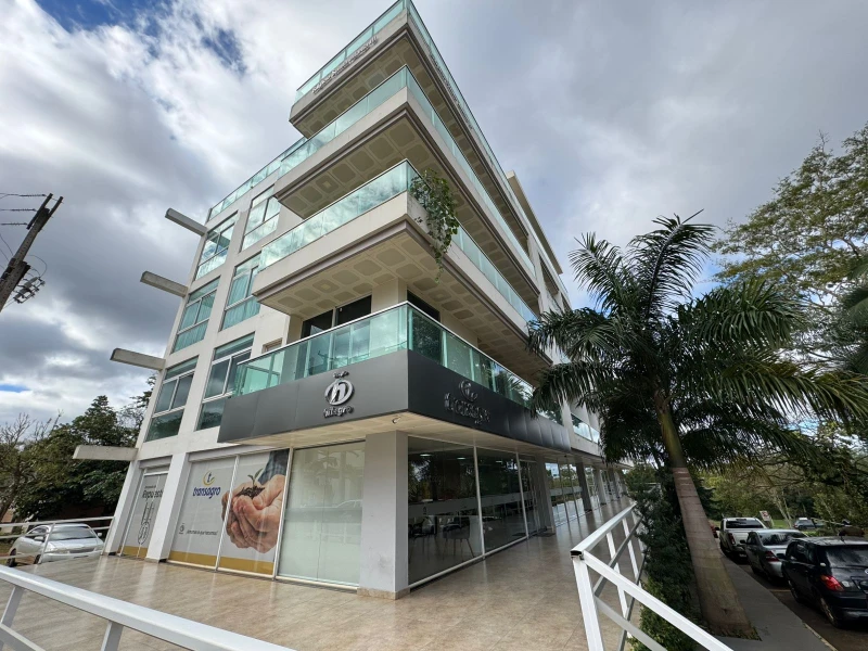 Hermosa casa frente al mar con acceso privado a la playa y piscina.