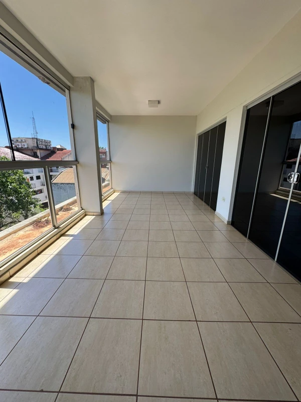 Hermosa casa frente al mar con acceso privado a la playa y piscina.