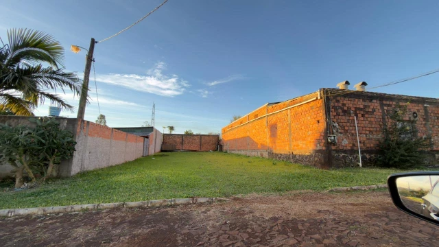 Hermosa casa frente al mar con acceso privado a la playa y piscina.