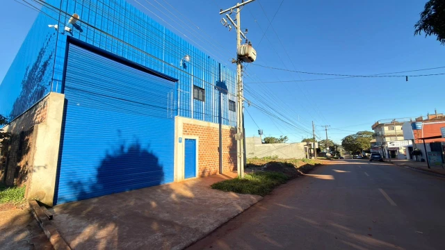 Hermosa casa frente al mar con acceso privado a la playa y piscina.