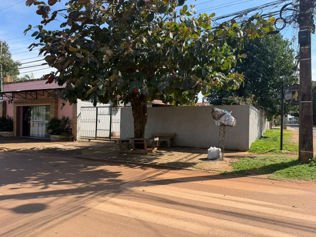 Hermosa casa frente al mar con acceso privado a la playa y piscina.