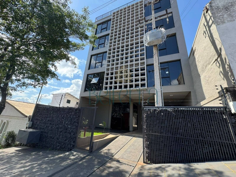 Hermosa casa frente al mar con acceso privado a la playa y piscina.